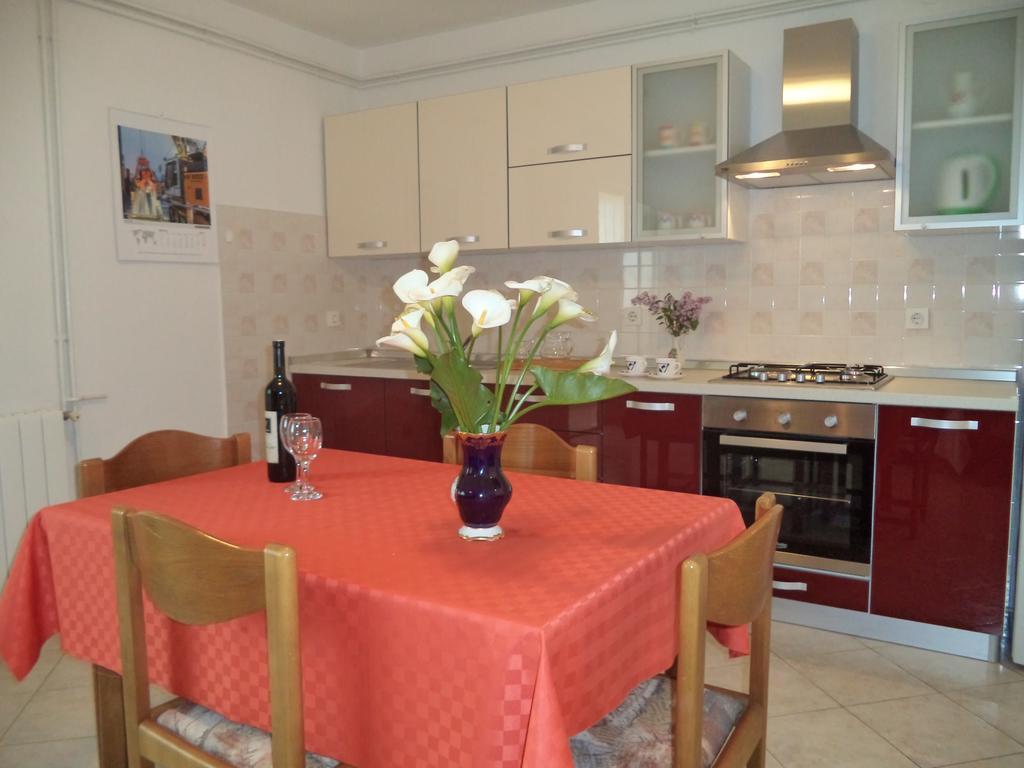 Valeriana Apartment Pula Buitenkant foto